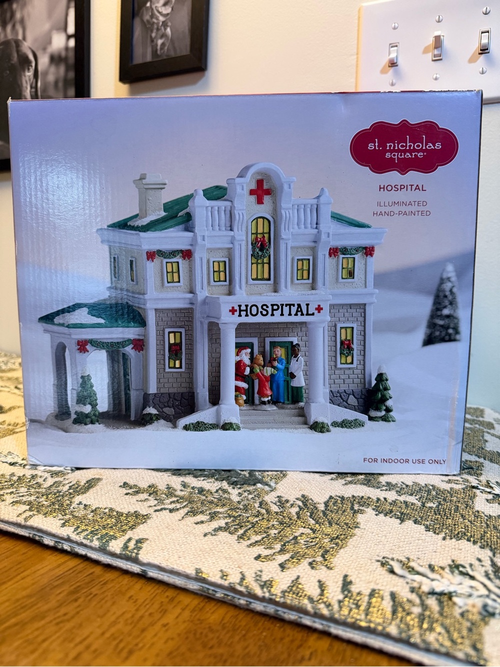 St Nicholas Square Hospital Christmas Village Illuminated NIB 2023 - Picture 10 of 13
